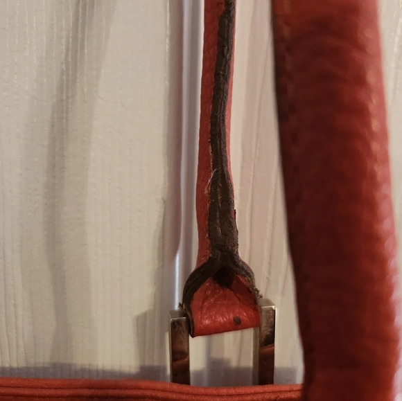 Vintage Tommy Hilfiger Red Faux Leather square Shoulder Bag, 90's, Retro - Picture 13 of 16